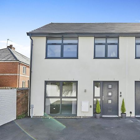 Modern Home In Derby City Centre - Free Gated Parking Esterno foto